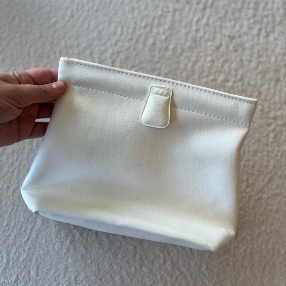 Vintage Elizabeth Arden Vegan Clutch - Picture 5 of 12